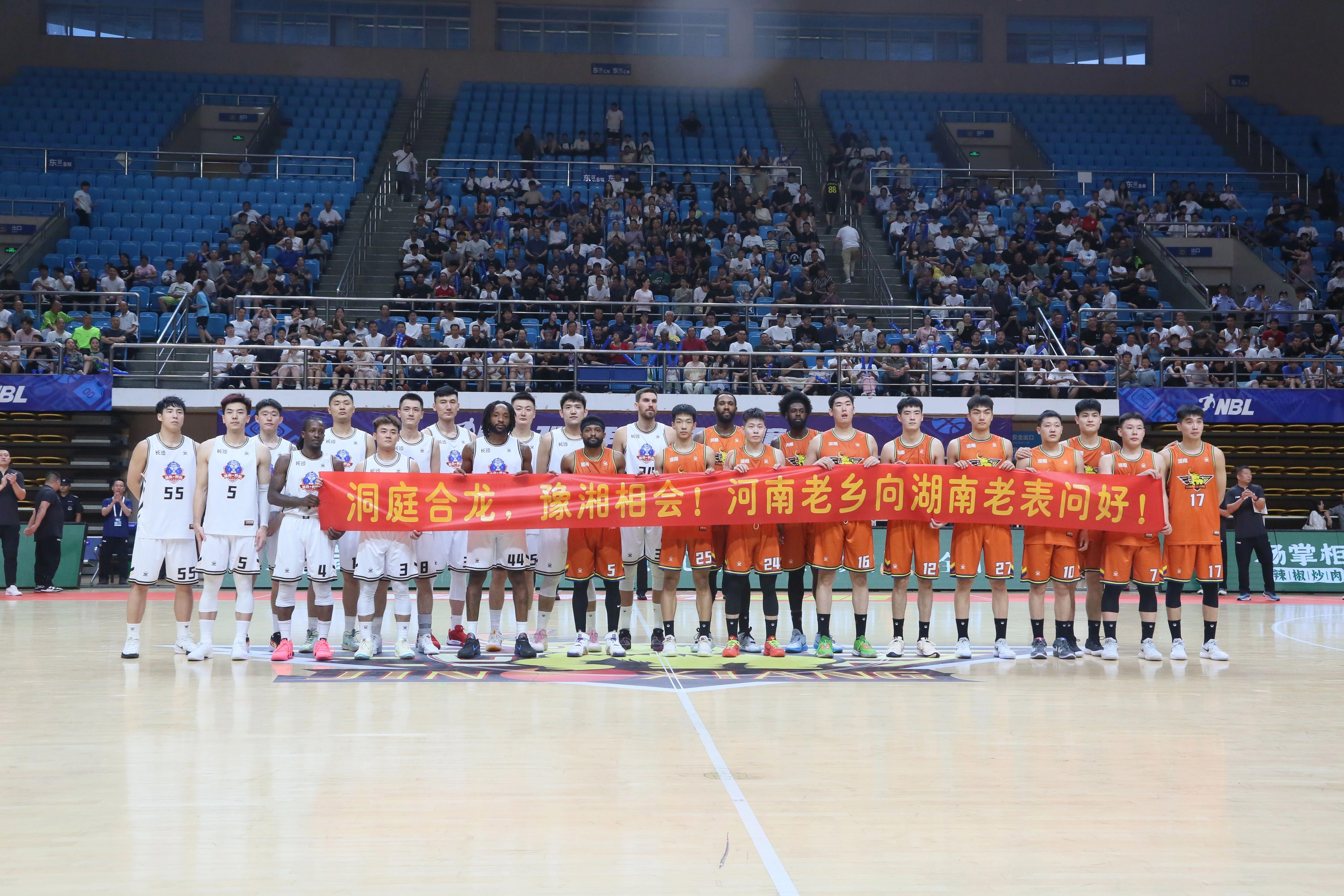 新疆广汇围绕NBA季后赛状态回暖多伦多猛龙围绕西甲官宣签约，现场解说直呼：曼联围绕亚冠止住颓势的简单介绍