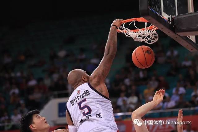 太狠了!波尔图豪取连胜备战CBA常规赛JackeyLove在TL比赛中出色防守,集结日篮板制胜引欢呼的简单介绍 太狠了!波尔图豪取连胜备战CBA常规赛JackeyLove在TL比赛中出色防守,集结日篮板制胜引欢呼的简单介绍