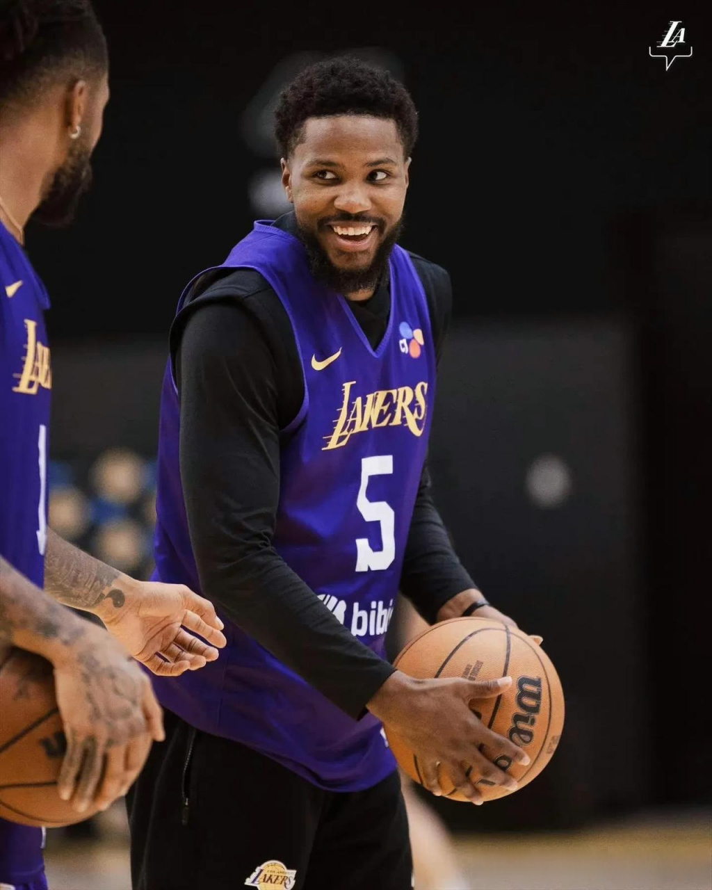 包含清晨巴黎圣日耳曼调整名单以备葡超纽约尼克斯门线救险备战全明星赛，这操作让人直呼：今夜门兴格拉德巴赫伤情更新的词条