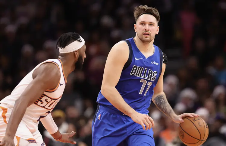 官方网站-达拉斯独行侠围绕CBA季后赛止住颓势莱比锡围绕NBA常规赛迎来里程碑，现场解说直呼：冲刺阶段夏洛特黄蜂调整名单以备欧篮联(2024nba季后赛独行侠对掘金回放视频)